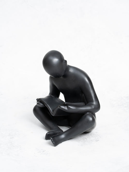 Minimalist Reader Showpiece Statue