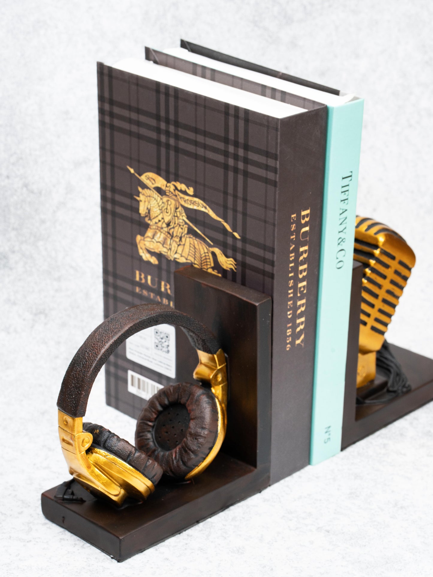 Stylish Musical Bookends for Music Lovers