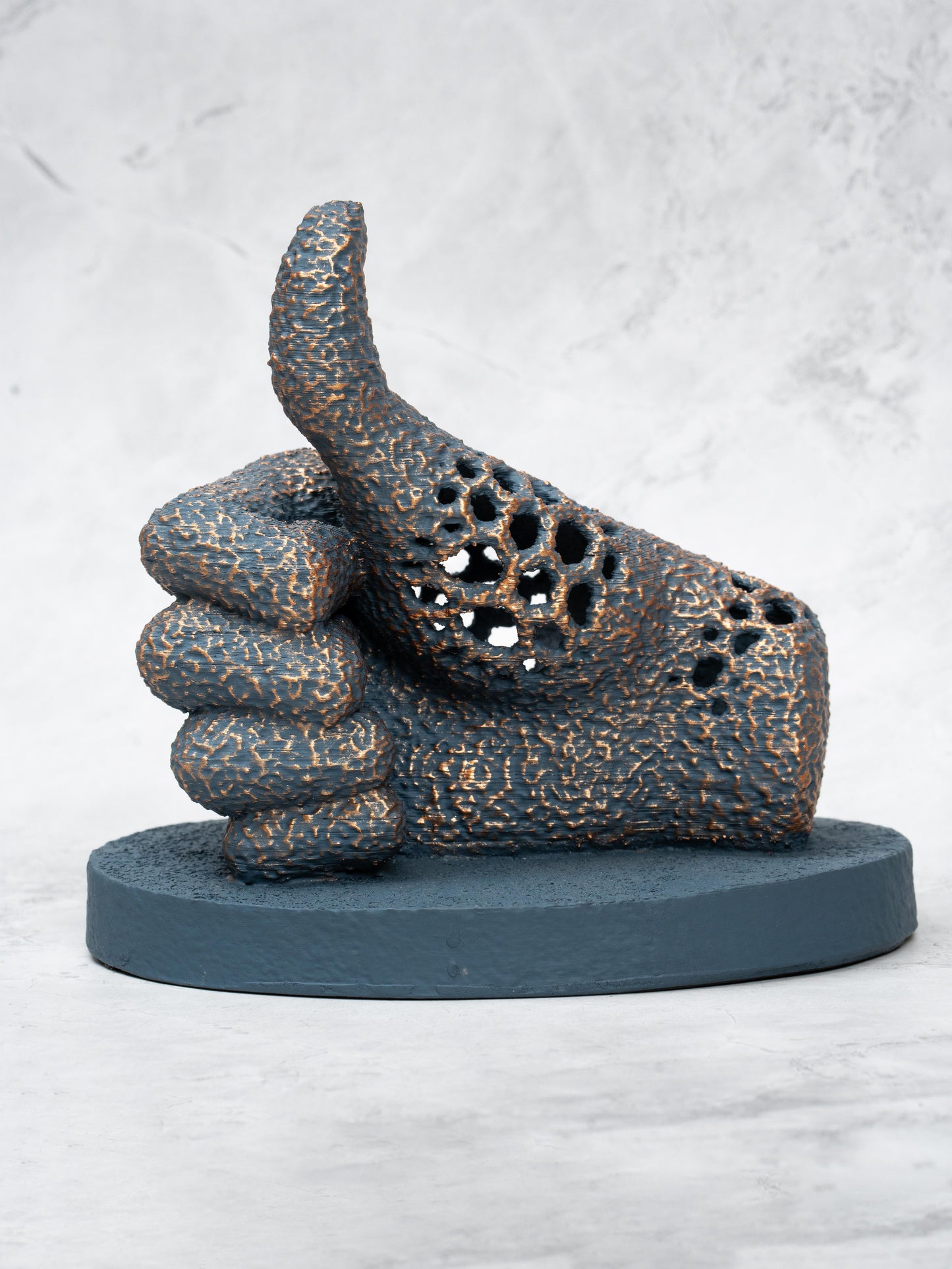 Decorative Polyresin Peace Hand Showpiece